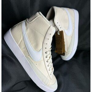 D129- SIZE 6.5 WOMEN'S NIKE BLAZER MID '77 NEXT NATURE LT OREWOOD BRN/ WHITE/ NU